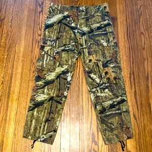Red Head camo jeans